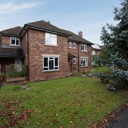 Near Chester, Hawarden Luaran gambar